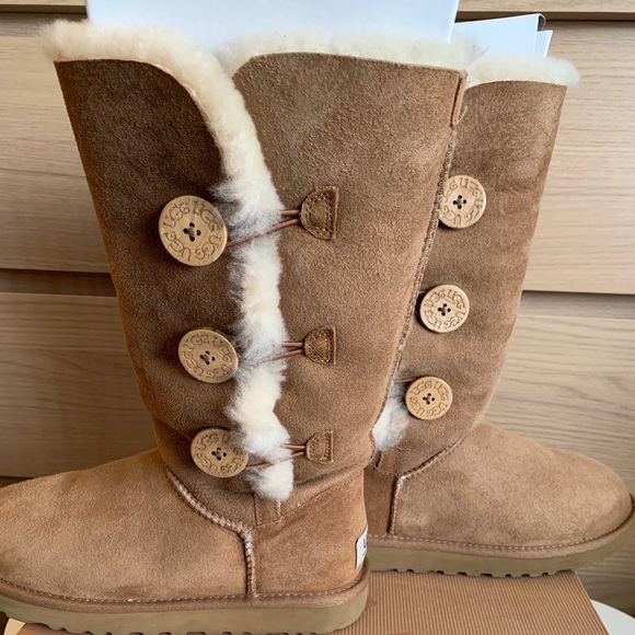 UGG Bailey Button Triplet/Chestnut/Size 7 *EUC - Picture 3 of 7